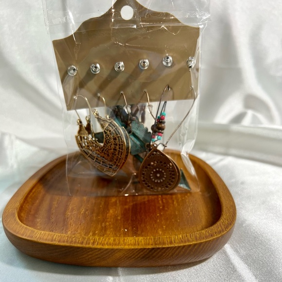 Southwestern Earrings Set - Picture 3 of 4